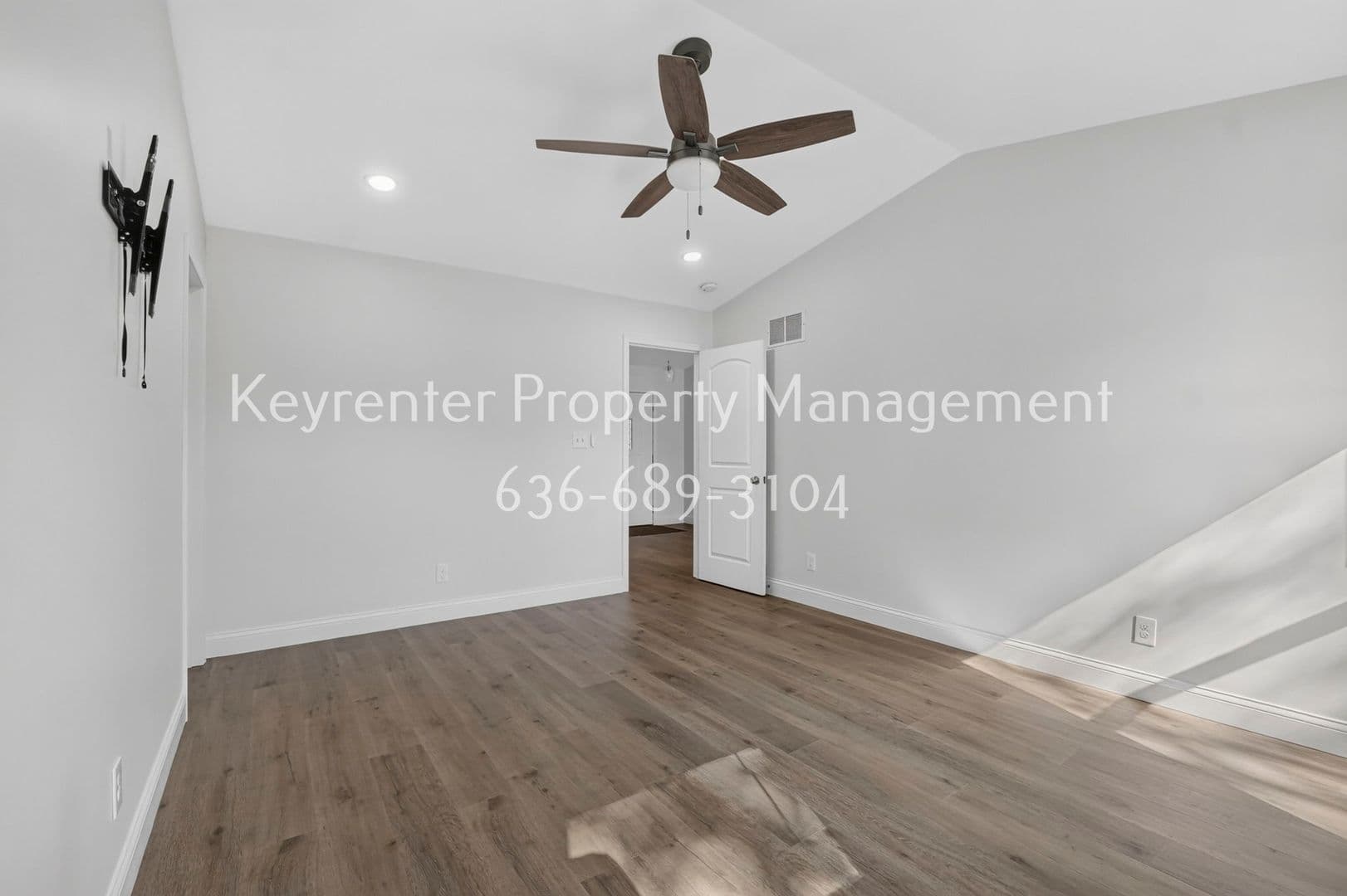 Hazelwood House: 926 Townhouse Ln