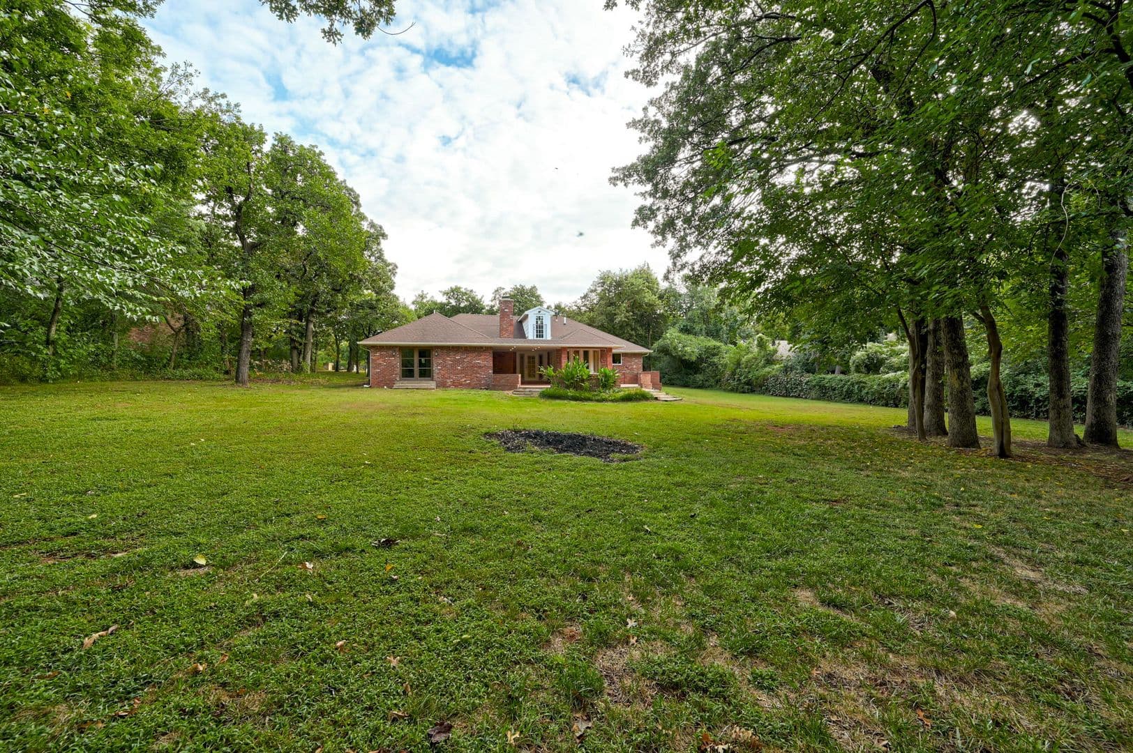 Edmond House: 2429 Cedar Oak Dr