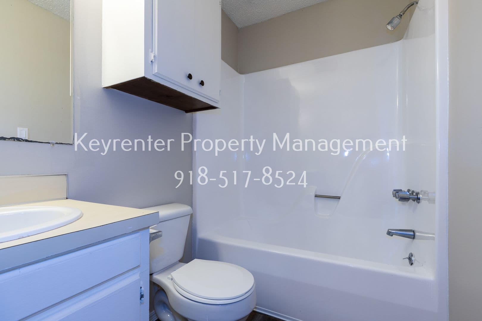 Claremore Apartment: 1421 W Lillian St