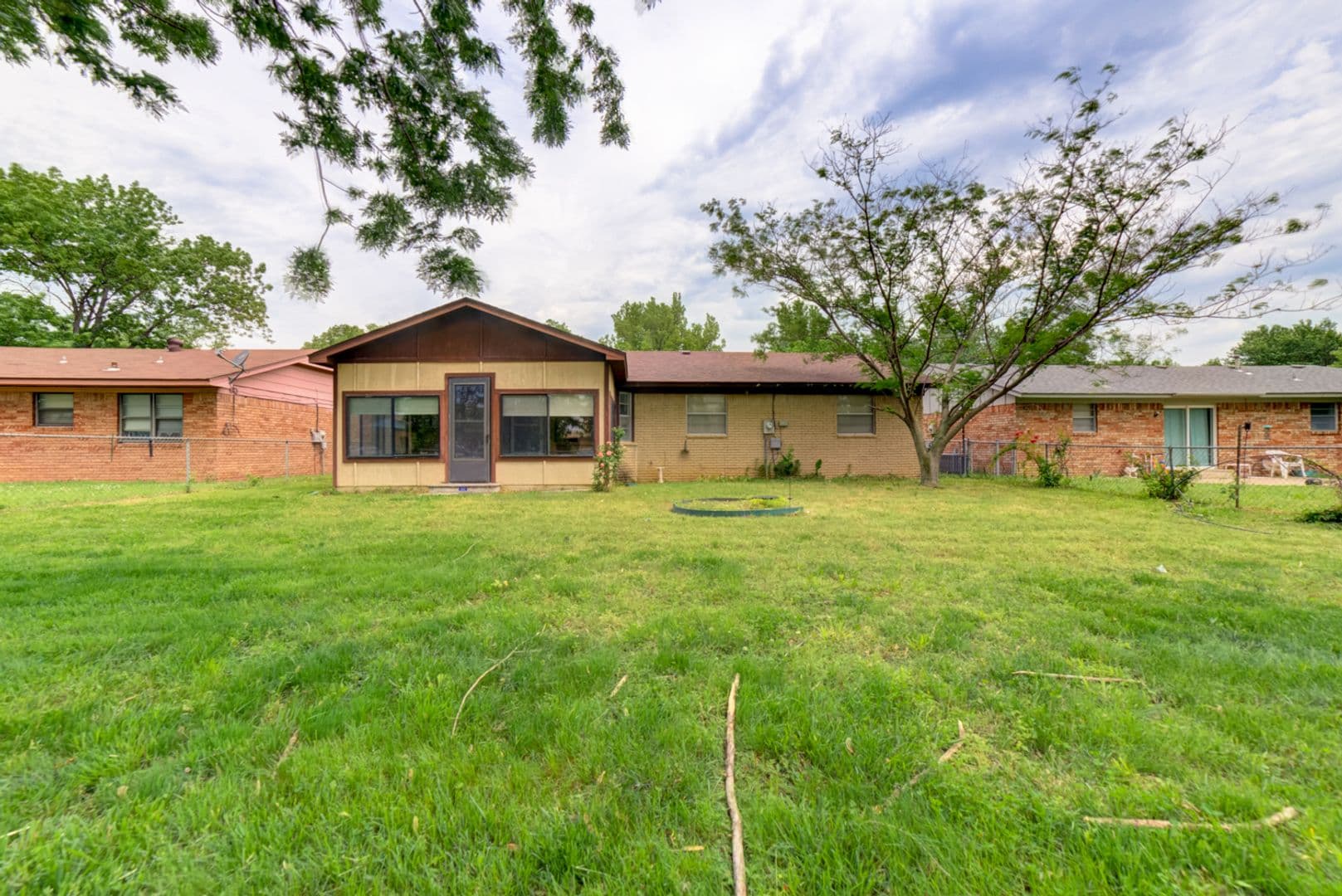 Claremore House: 1109 W 14th Pl