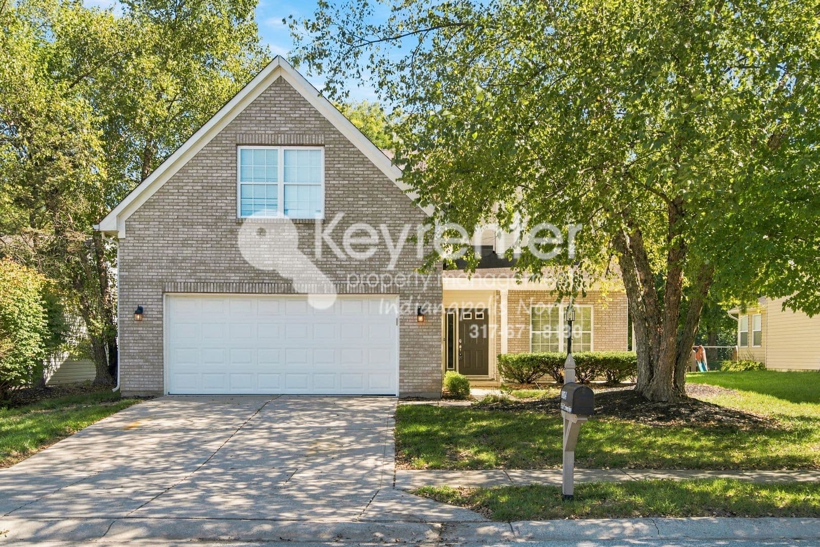 Noblesville House: 18834 Prairie Crossing Dr
