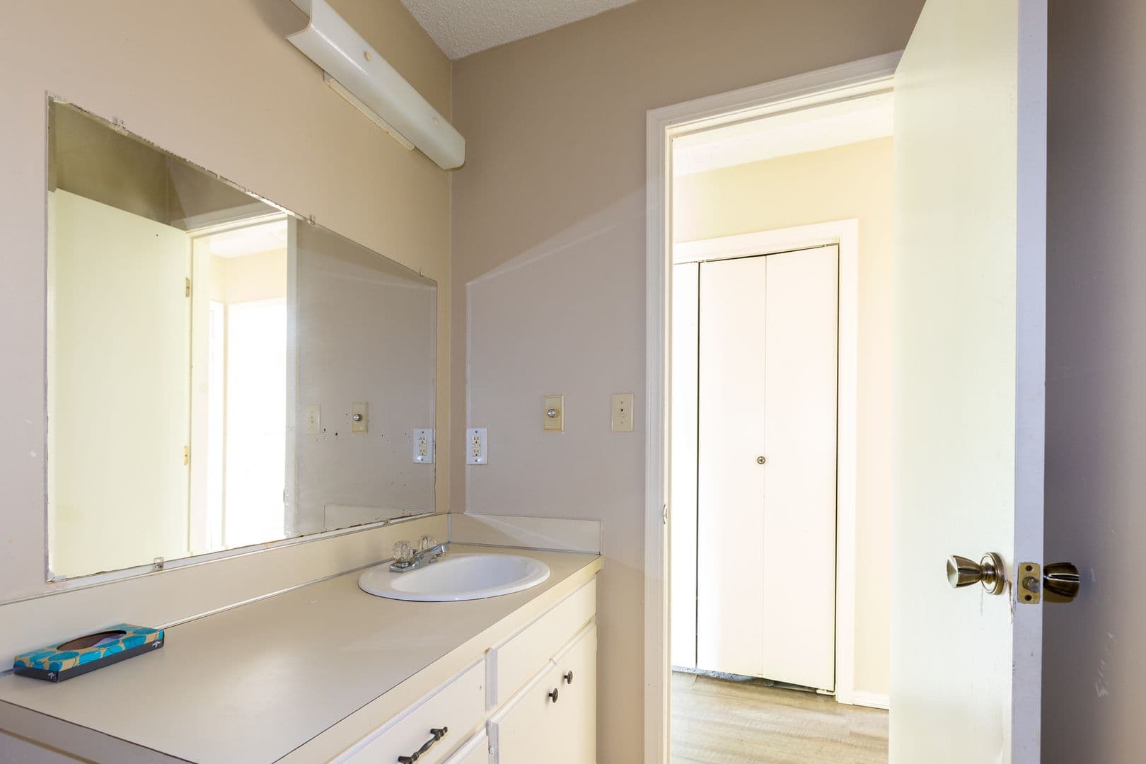 Claremore Apartment: 1421 W Lillian St