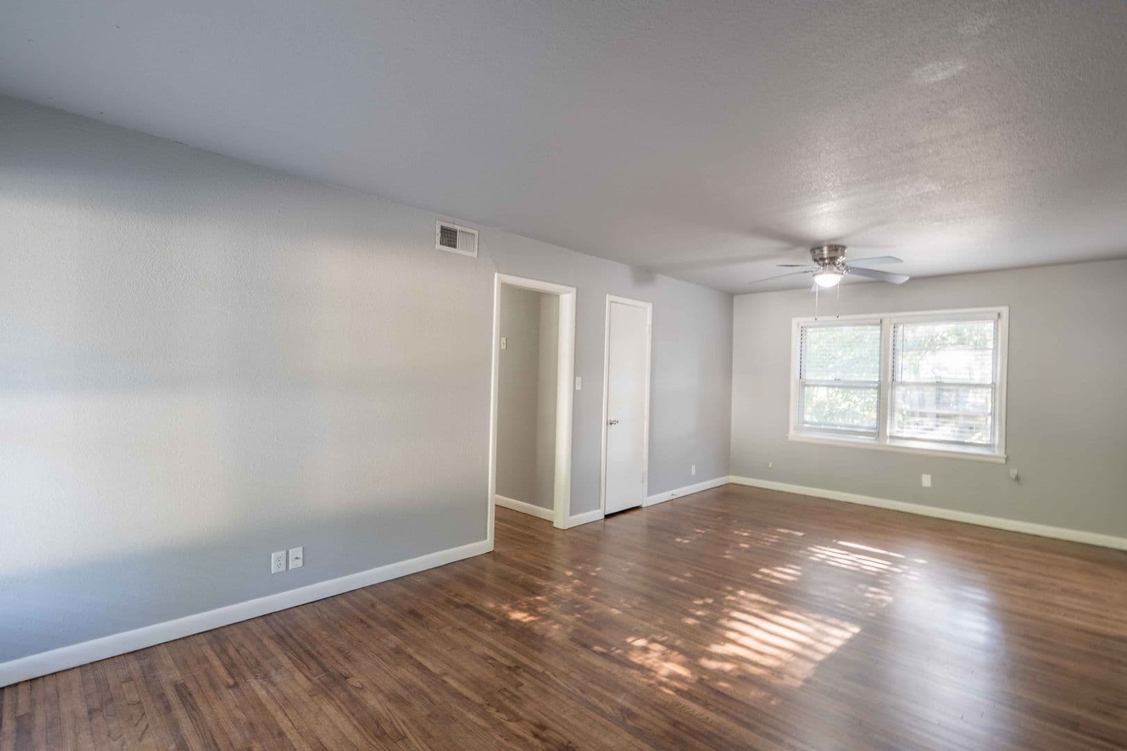 Broken Arrow House: 1618 S Ash Pl