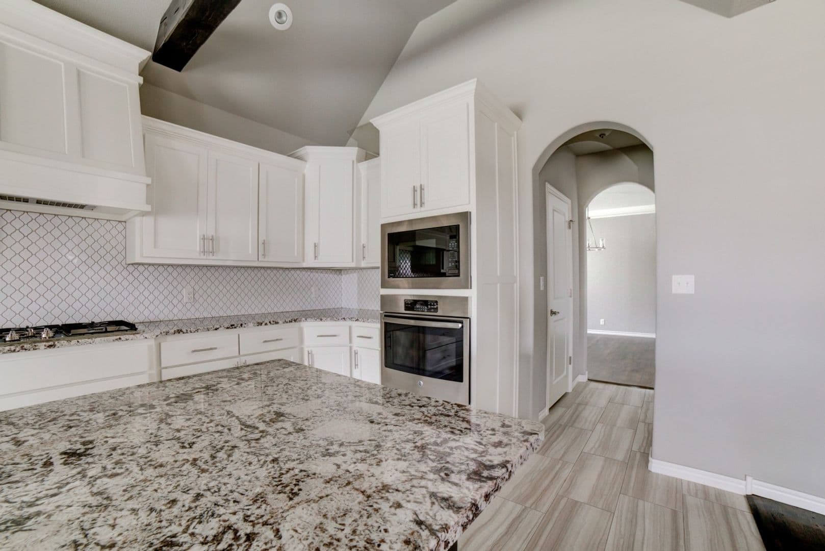 Jenks House: 424 E 129th Pl S