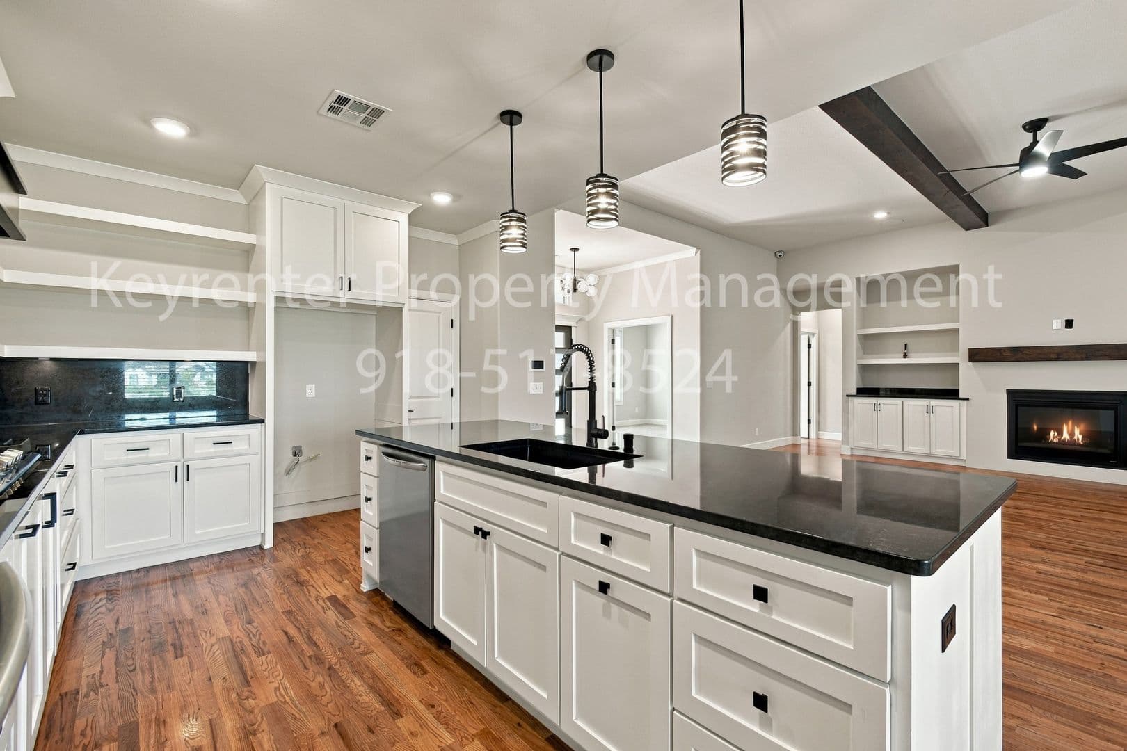 Owasso House: 8202 N 150th E Ave