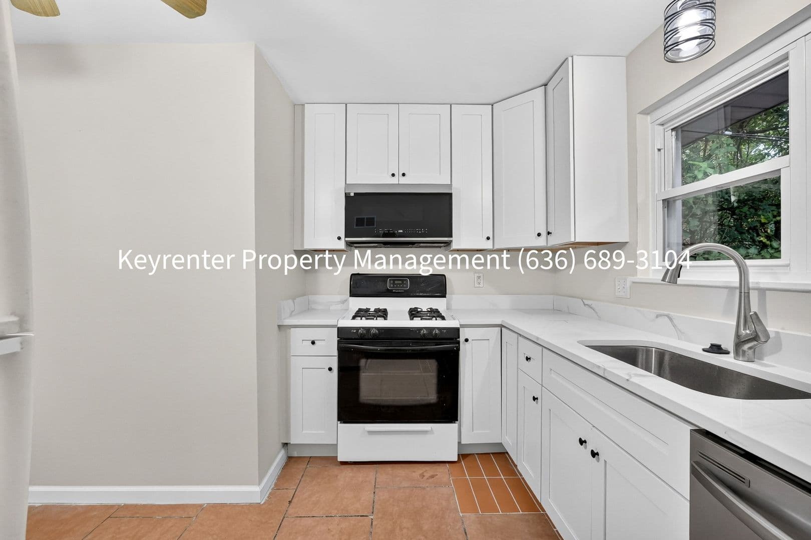 Saint Louis House: 5855 Pershing Ave