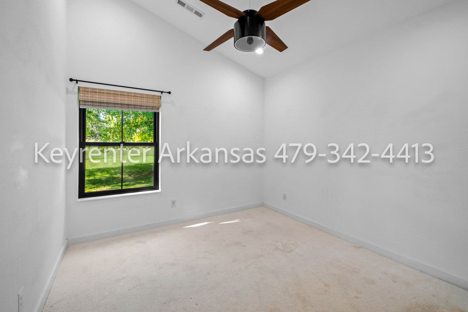 Fayetteville House: 4480 E Trough Spring Rd
