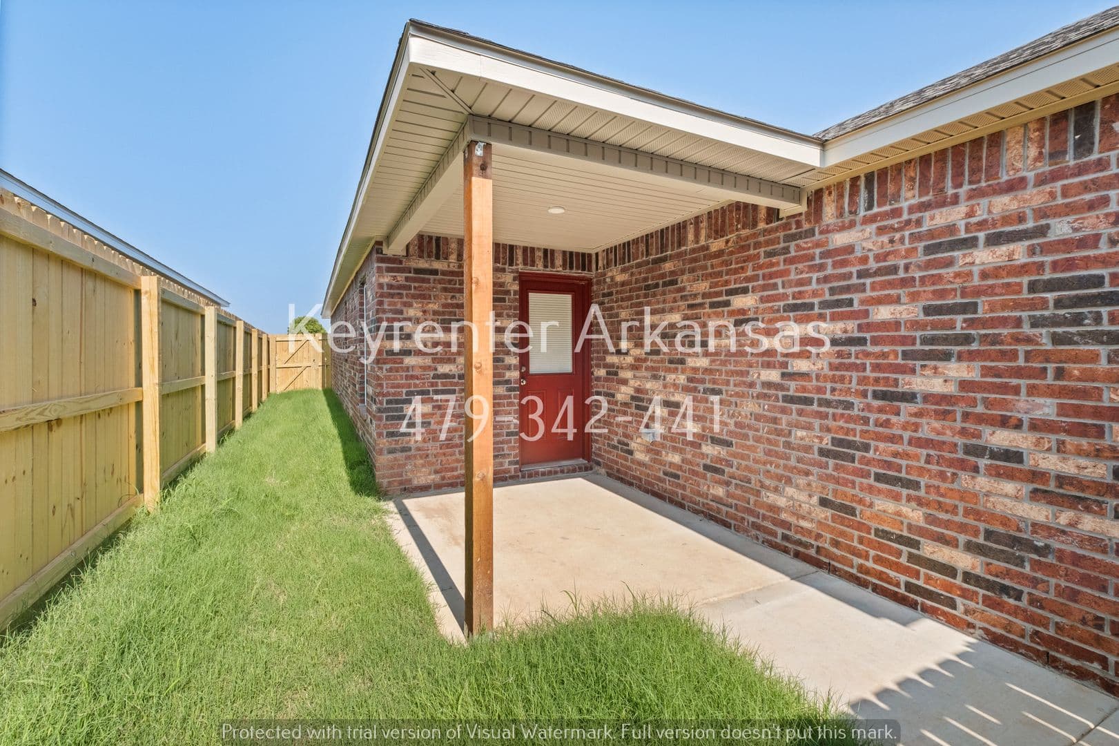 Fayetteville House: 2476 N Raven Ln