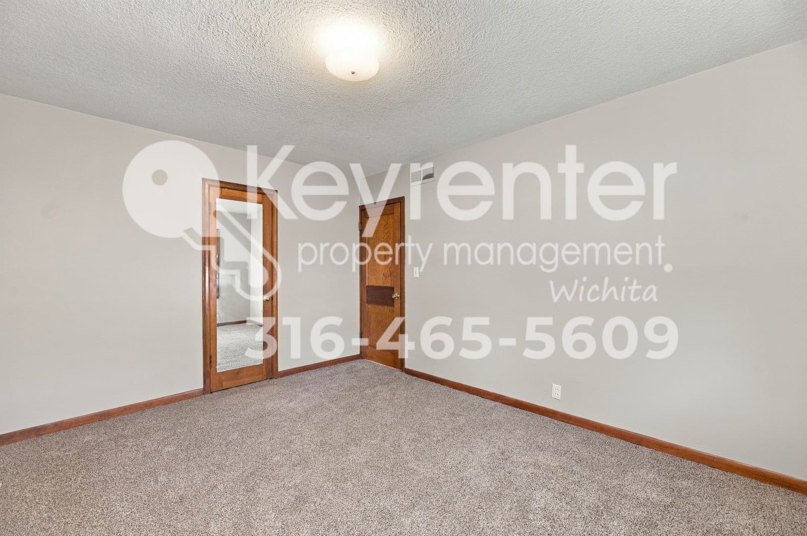 Wichita House: 1731 S Washington Ave