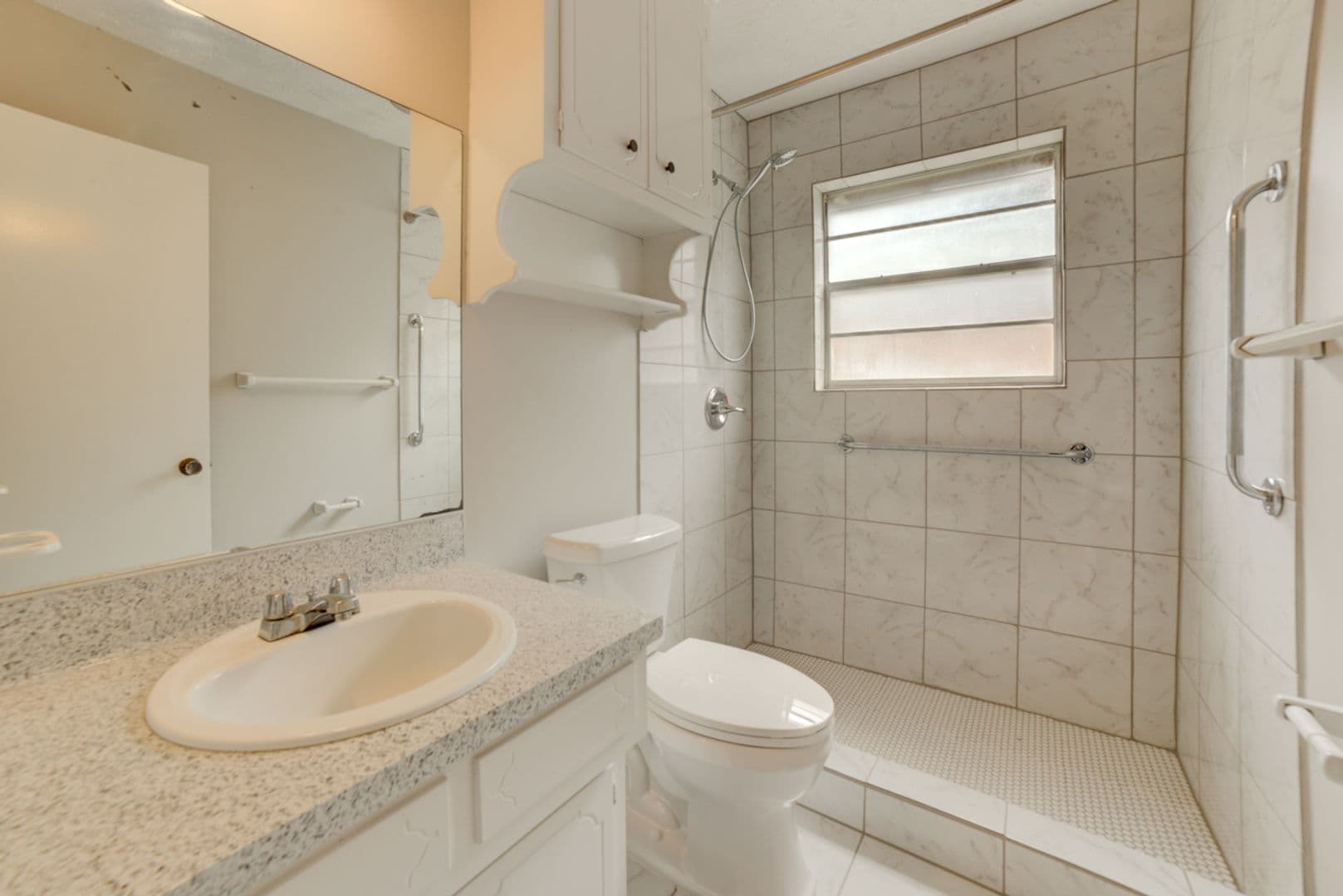 Claremore House: 1109 W 14th Pl