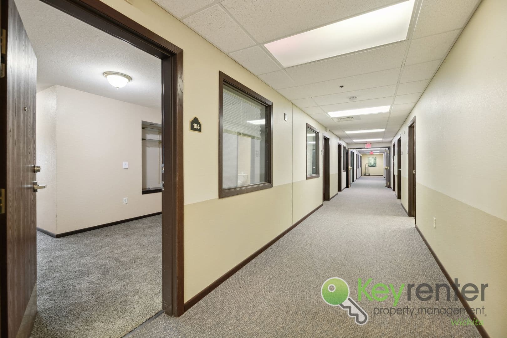 Lyons Apartment: 1411 S Douglas Ave