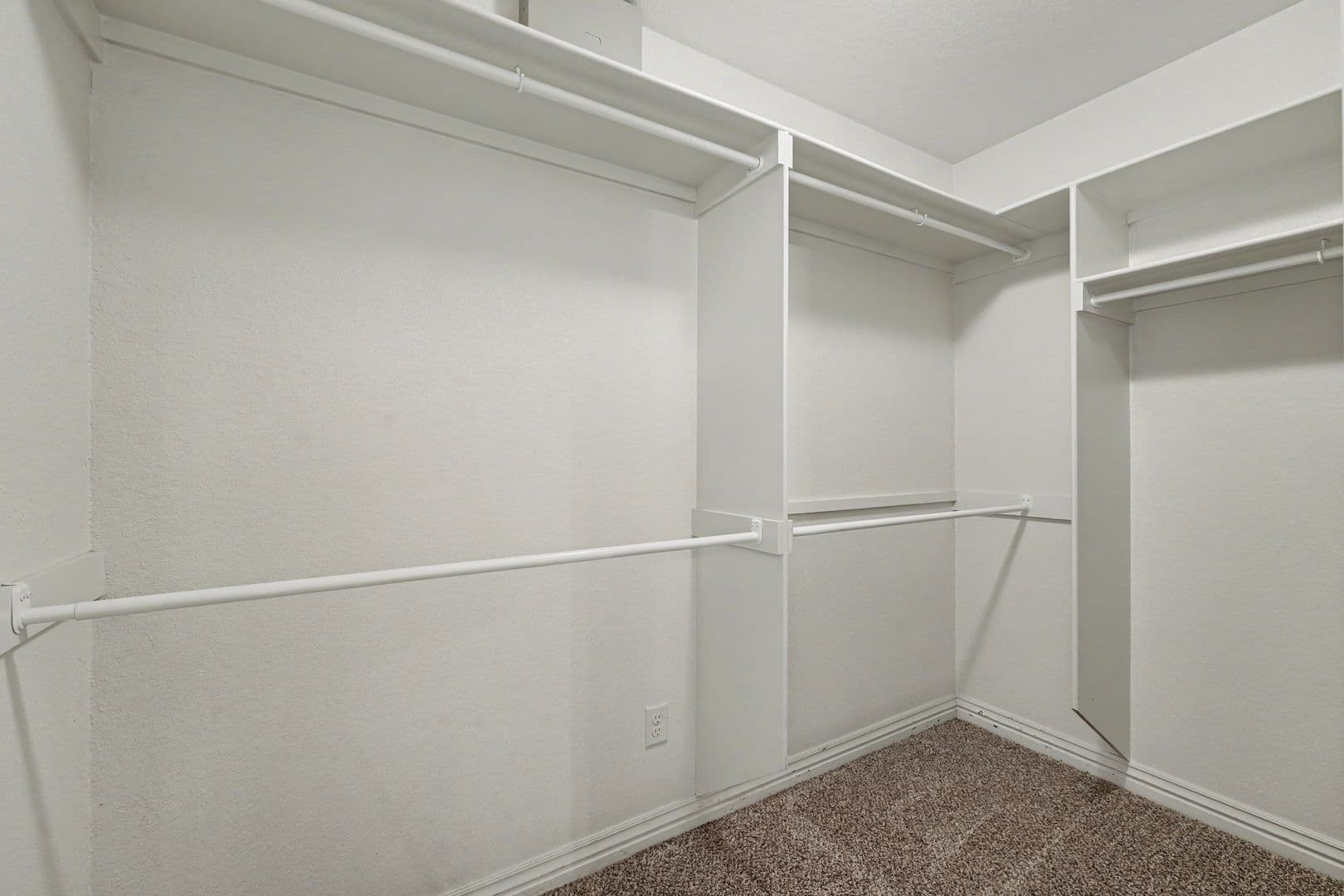 Bentonville House: 4005 SW Grace Farms Rd