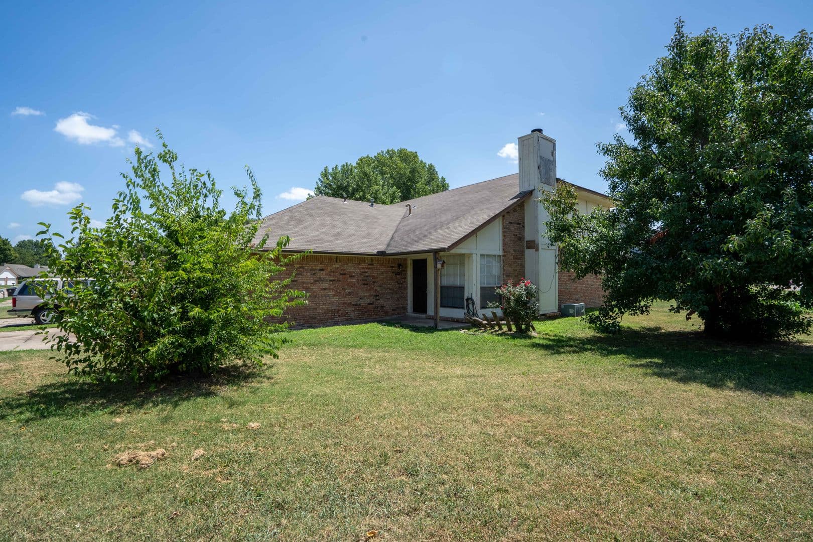 Broken Arrow Apartment: 2321 W Galveston St
