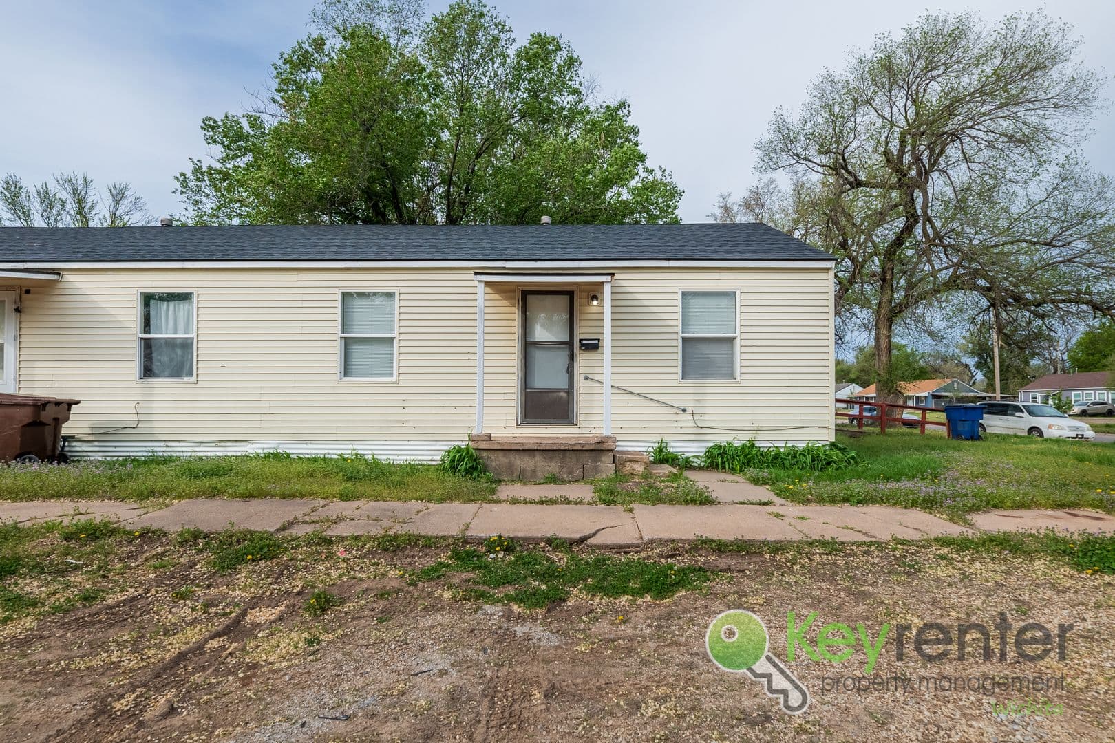 Wichita Apartment: 4301 E Whitney Ln