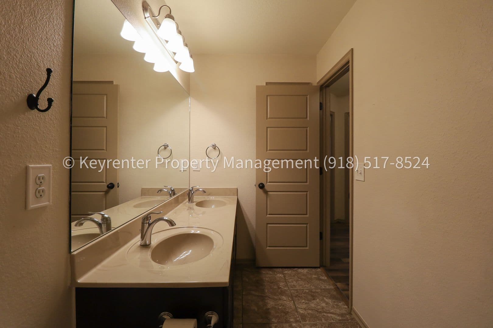 Jenks House: 3715 W 106th Street S