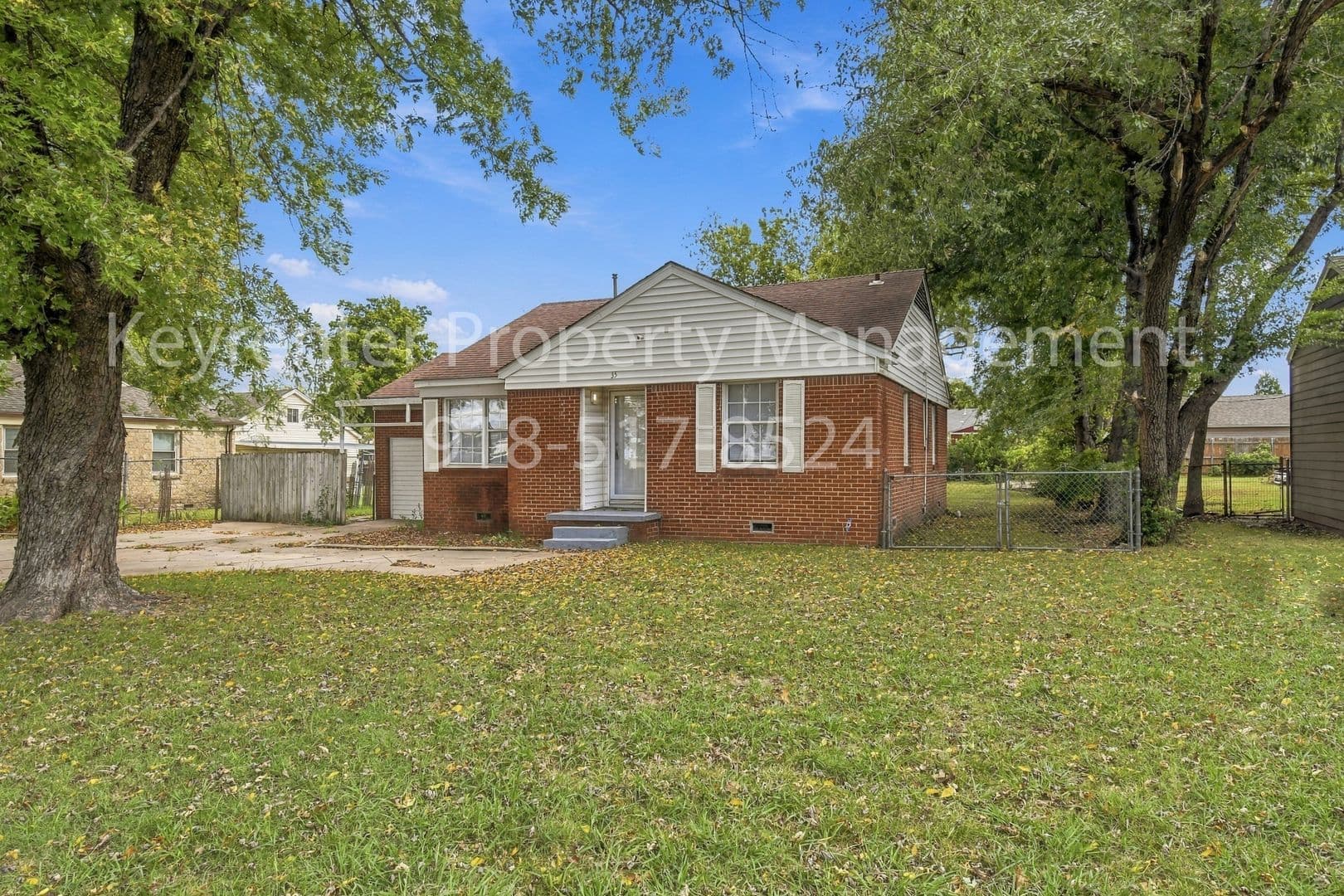 Tulsa House: 35 S Joplin Ave