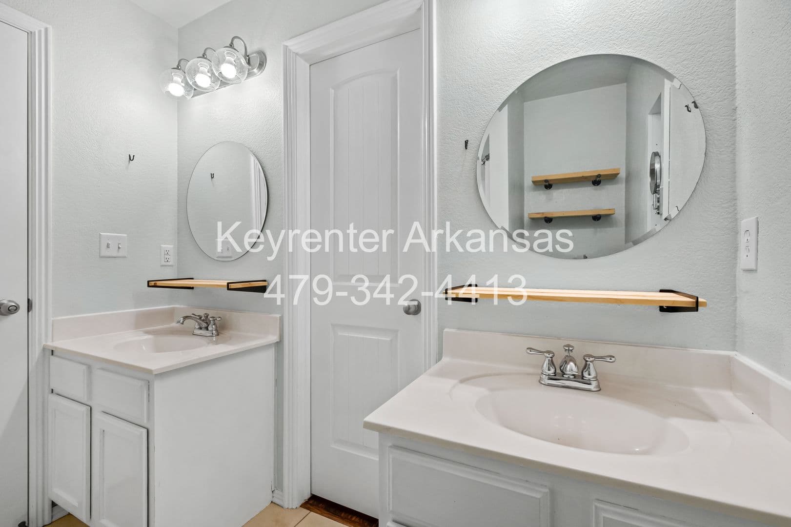 Fayetteville House: 1481 S Holland Dr
