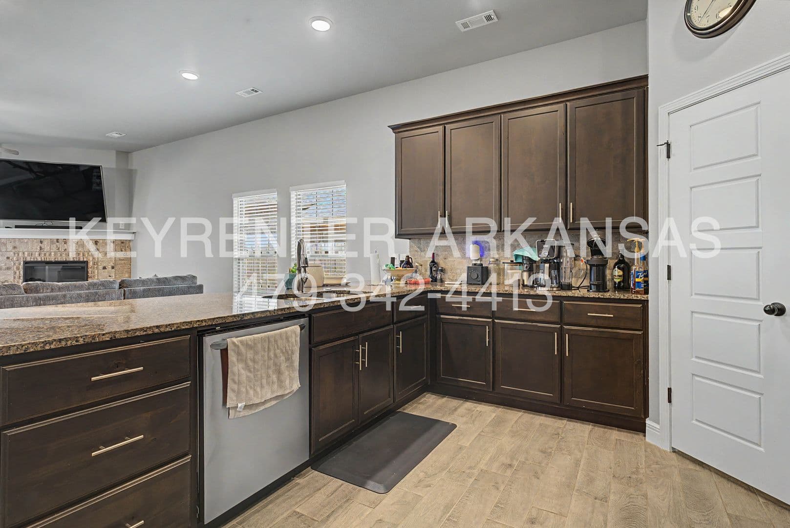Bentonville House: 6009 NW Silas St