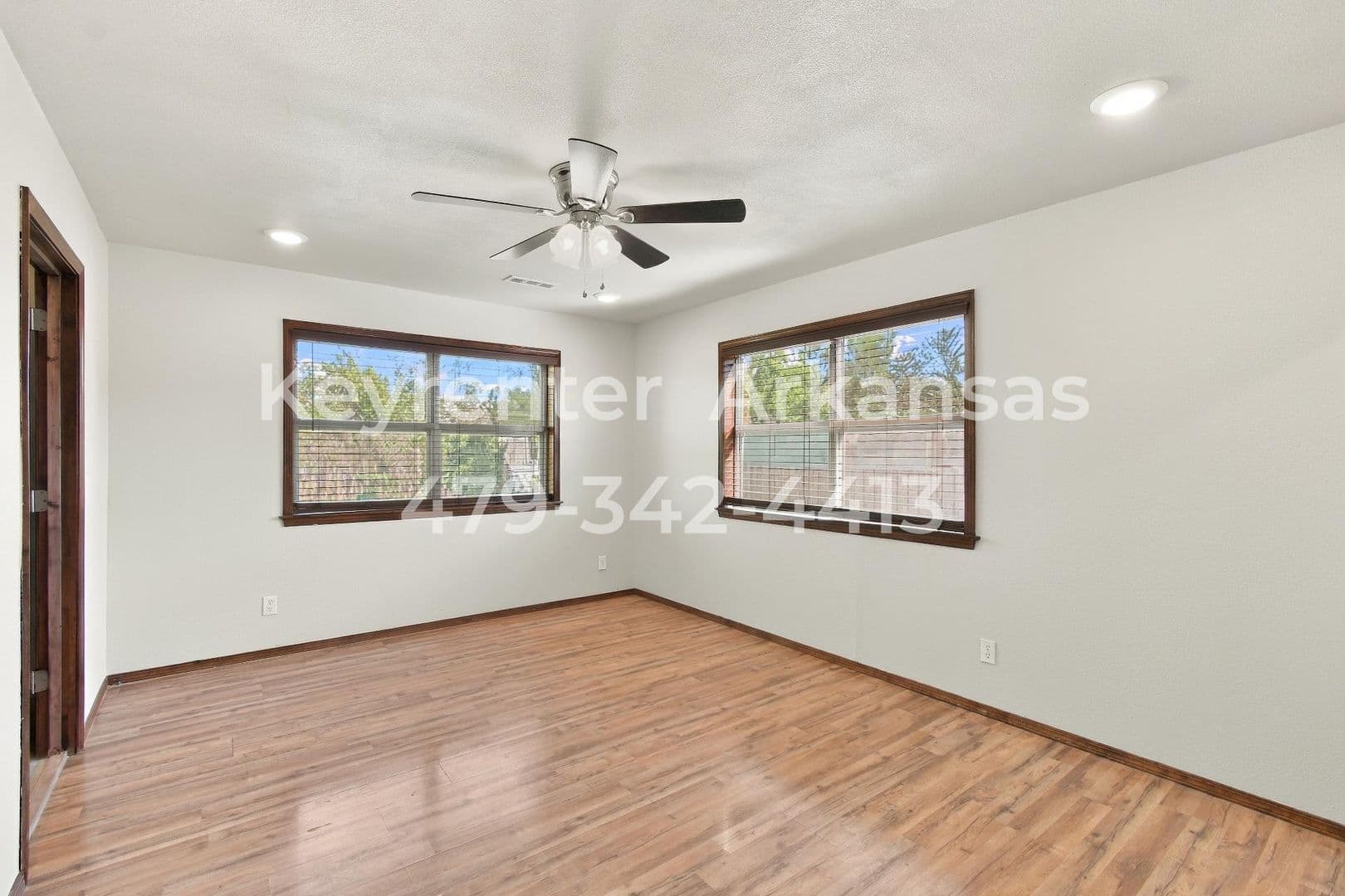 Bentonville House: 13917 Rolling Hills Rd