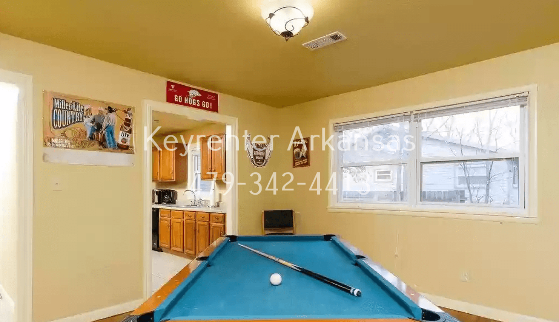 Fayetteville House: 1144 N Vista Pl