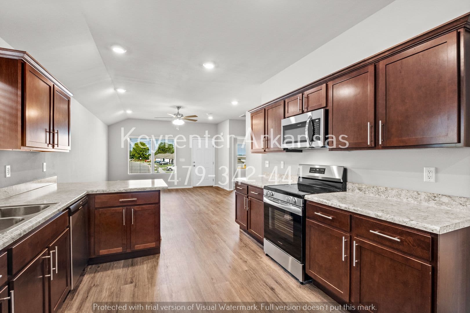 Fayetteville House: 2476 N Raven Ln