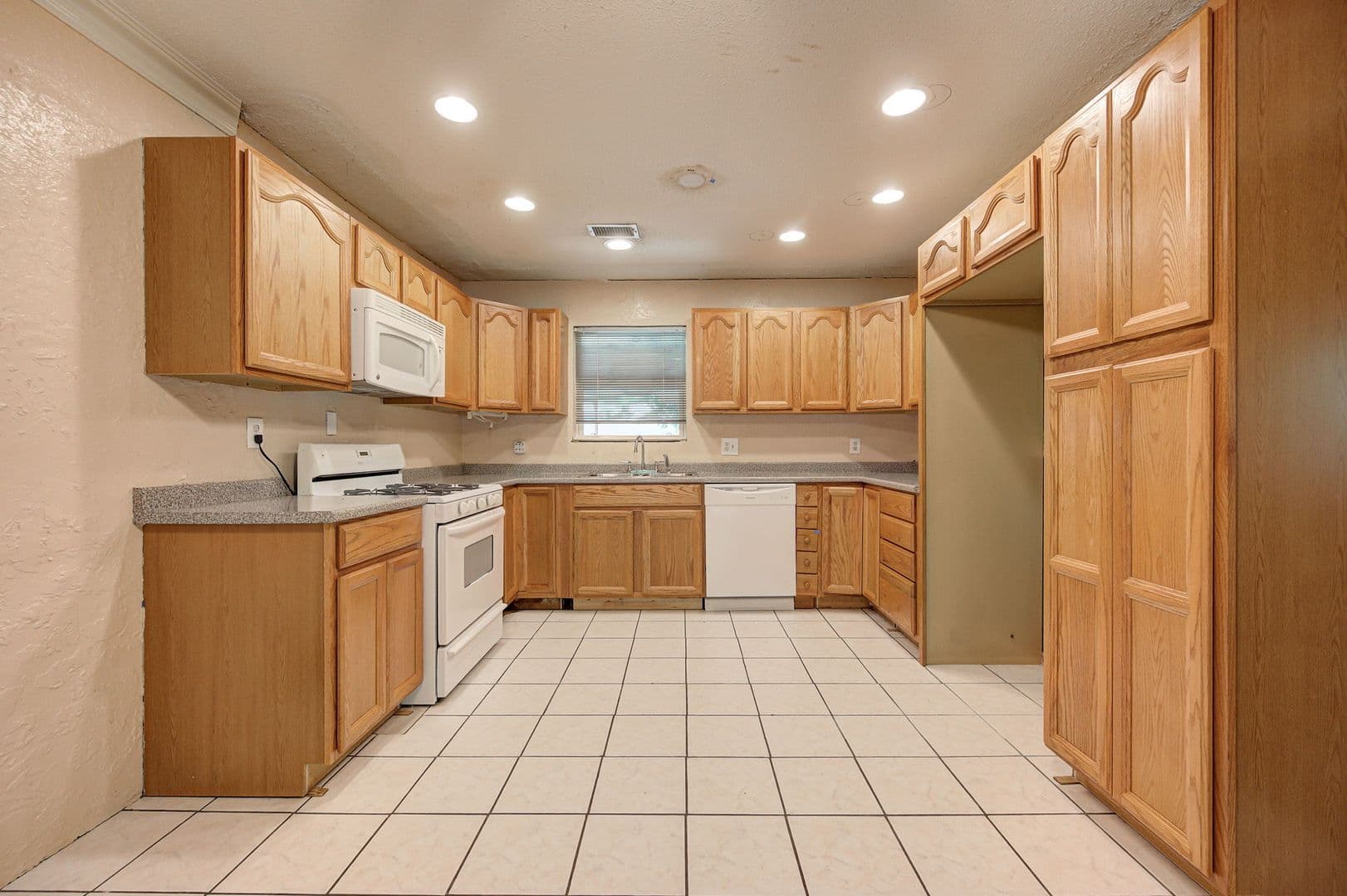 Oklahoma City House: 6004 NW 27th St