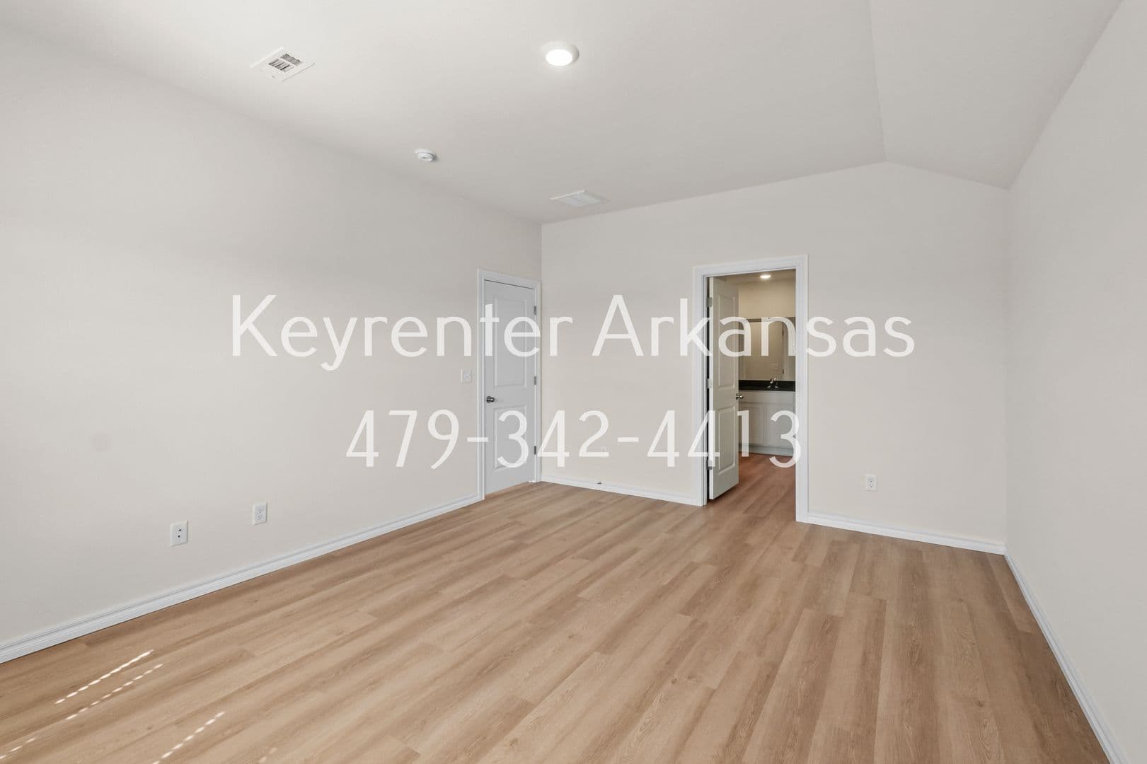 Gentry House: 1317 Bates St