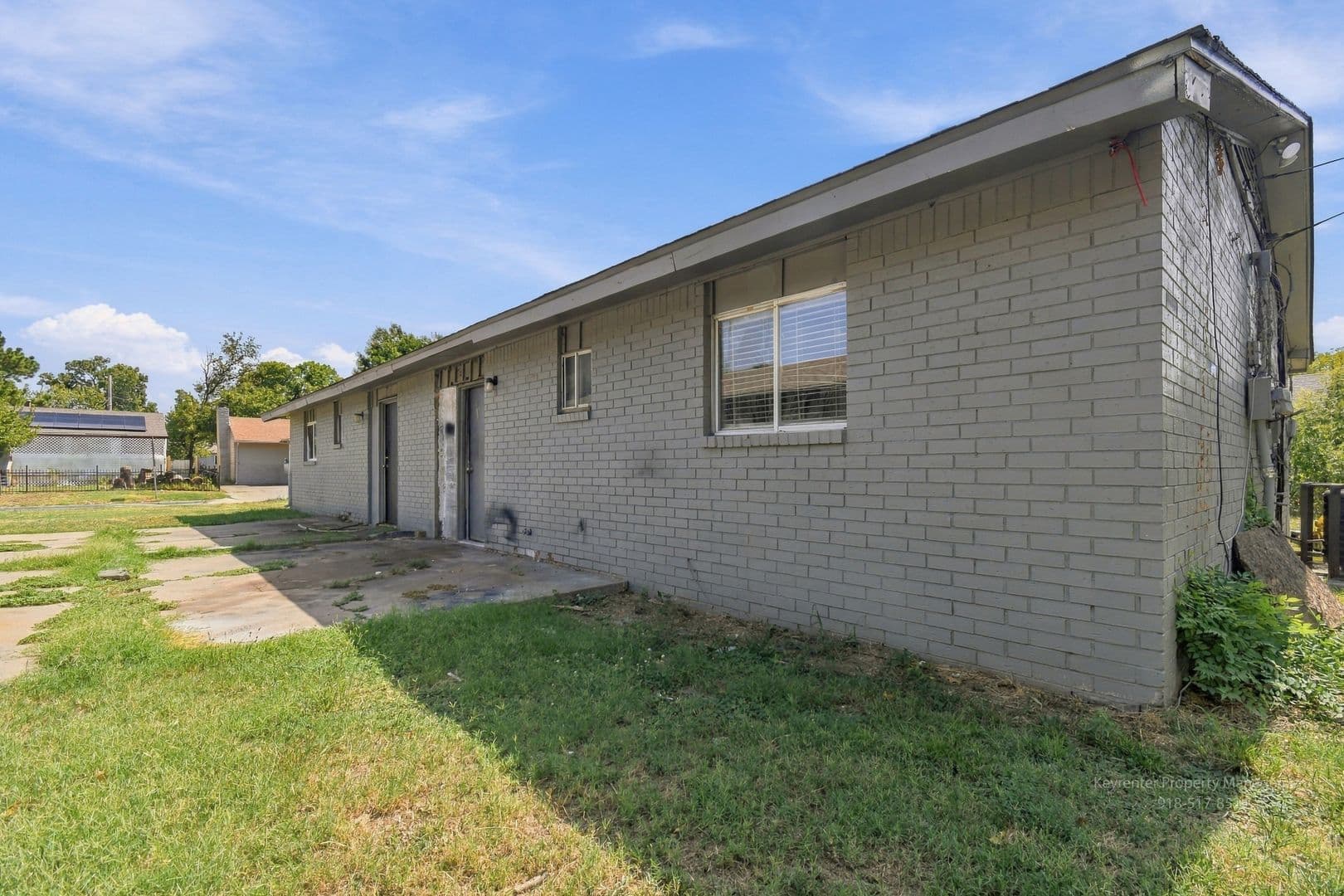 Tulsa House: 1072B N Irvington Ave