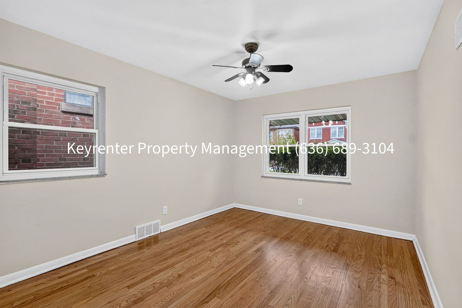 Saint Louis House: 5855 Pershing Ave