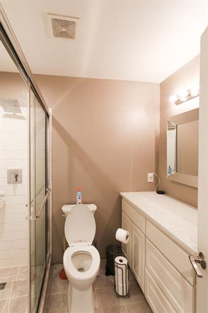 Fayetteville House: 1243 Oleander Lane
