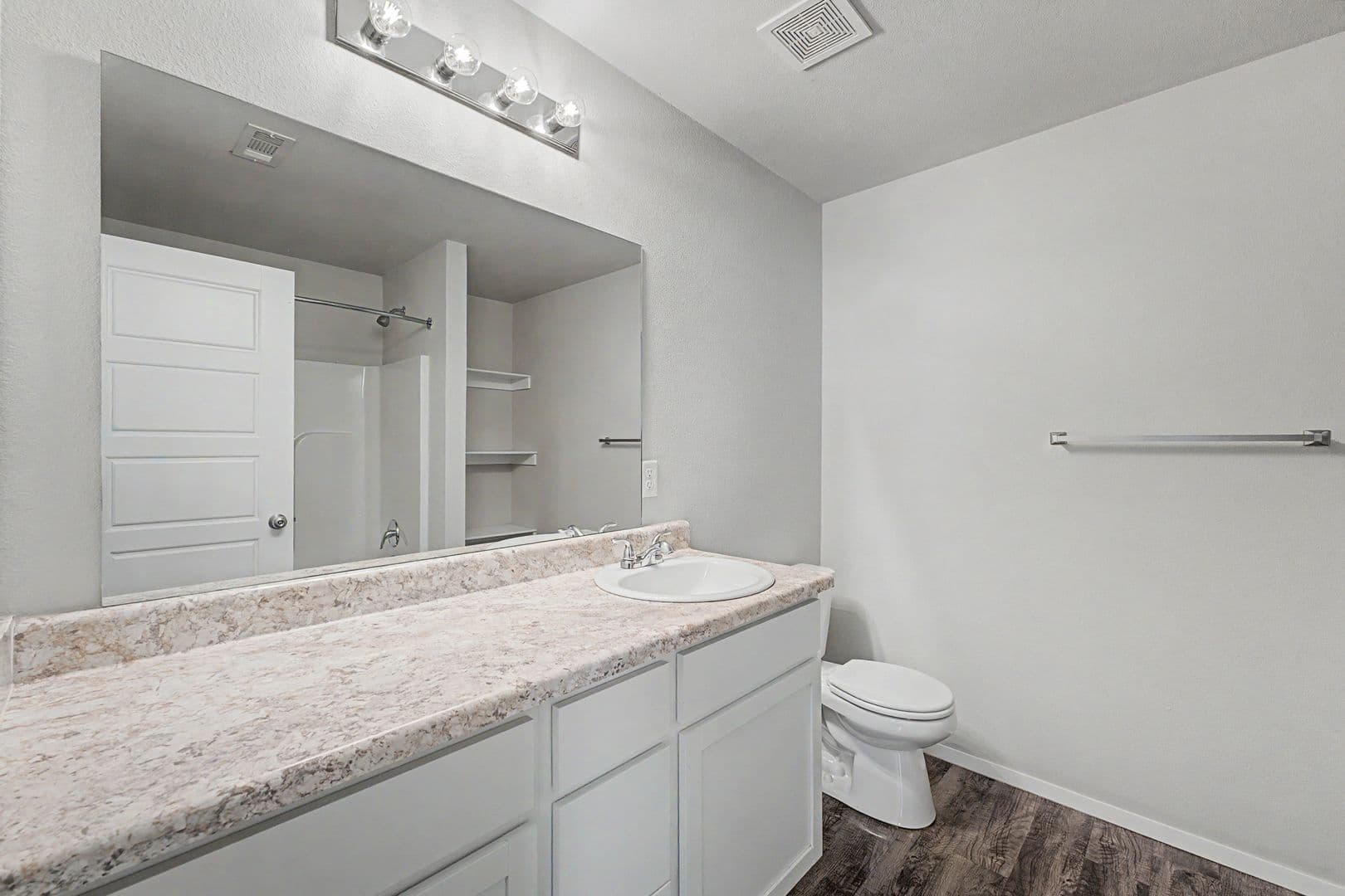 Fayetteville House: 1236 S Nighthawk