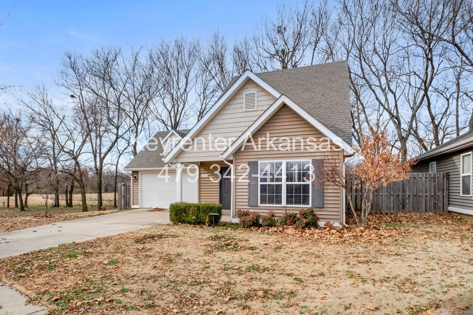 Fayetteville House: 1481 S Holland Dr