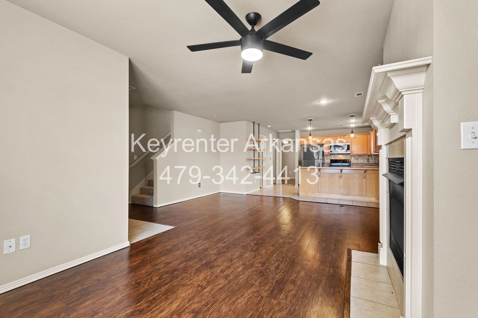 Fayetteville House: 1481 S Holland Dr