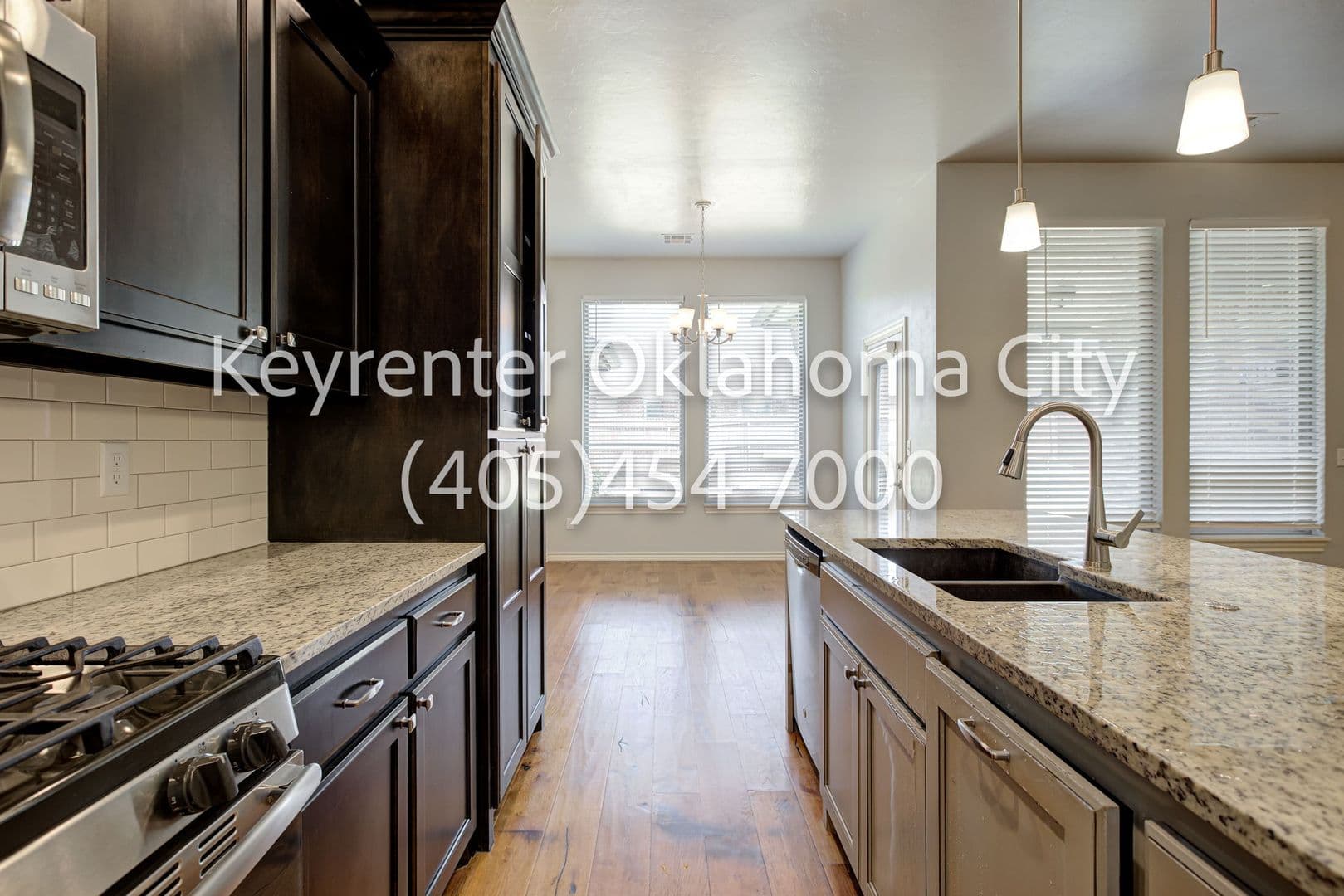 Moore House: 1801 NE 25th St