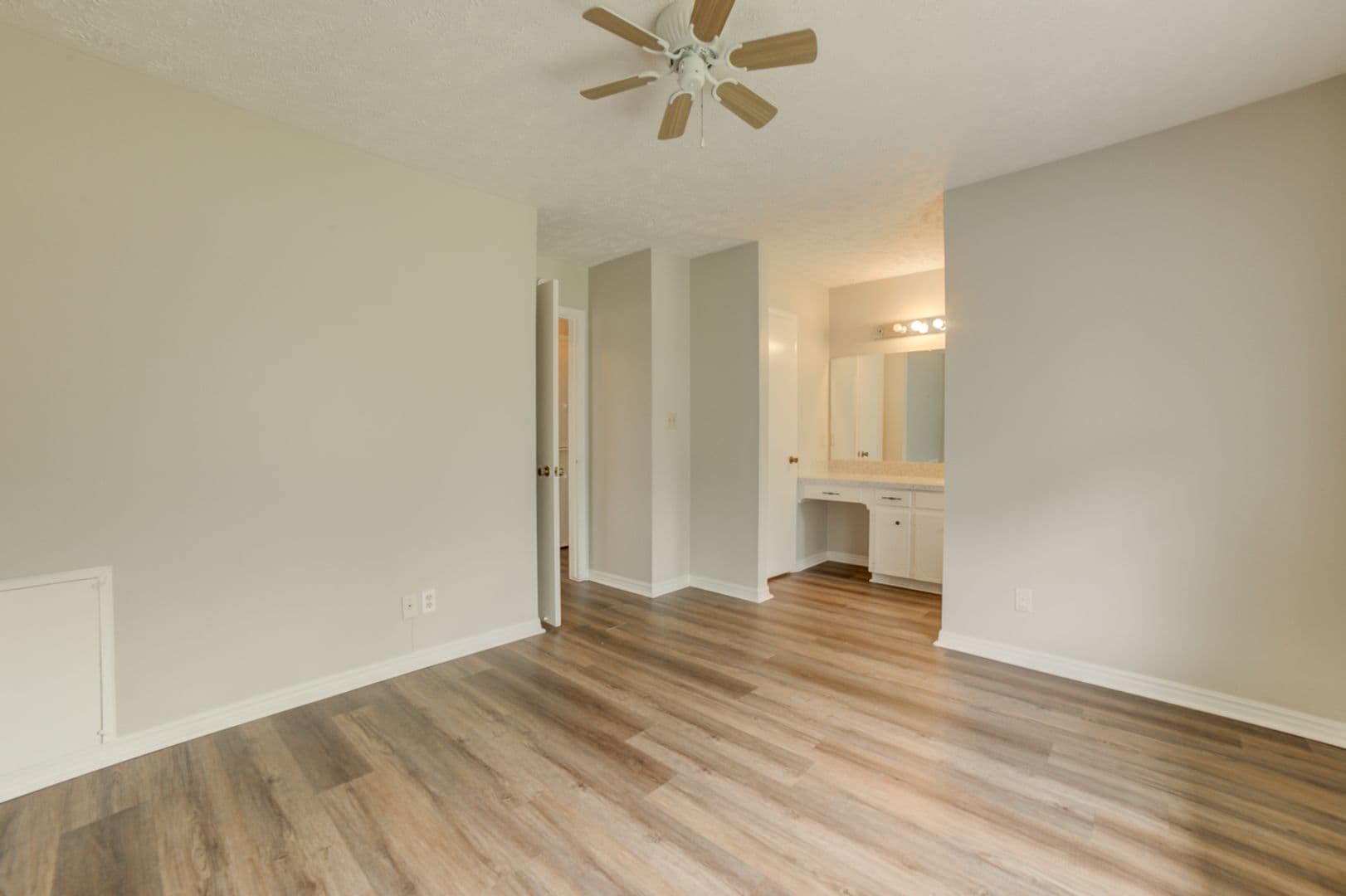 Claremore House: 1109 W 14th Pl