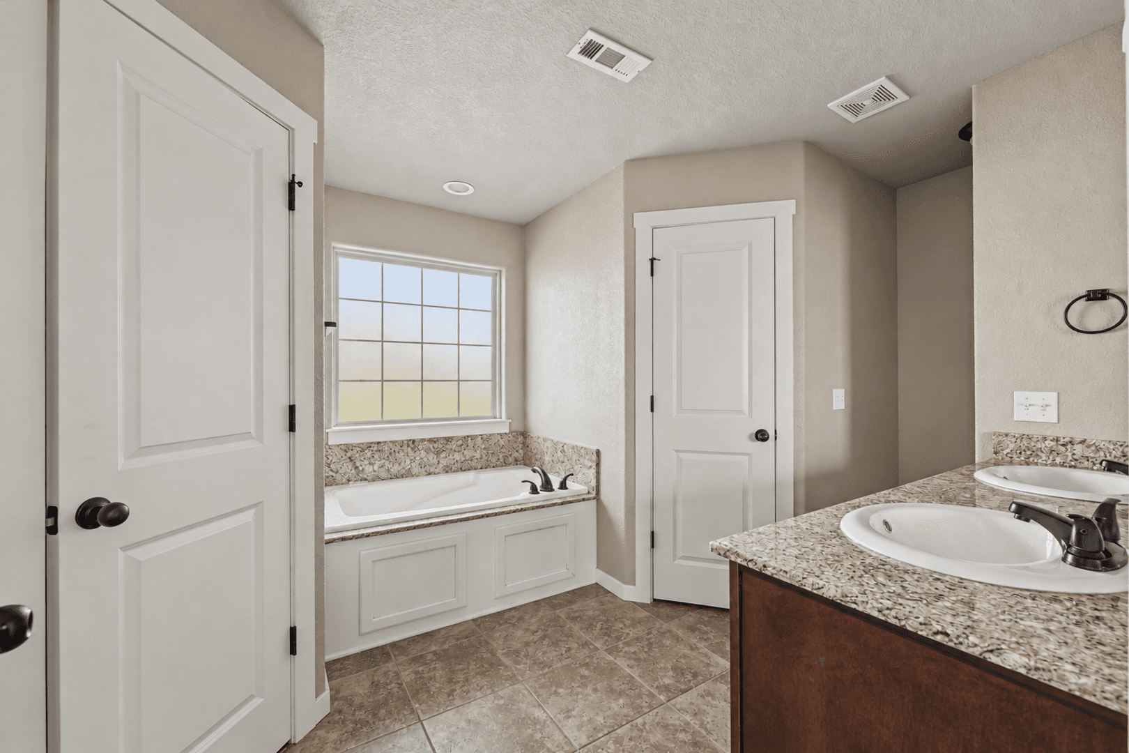 Springdale House: 3862 Kirkbridge Pl