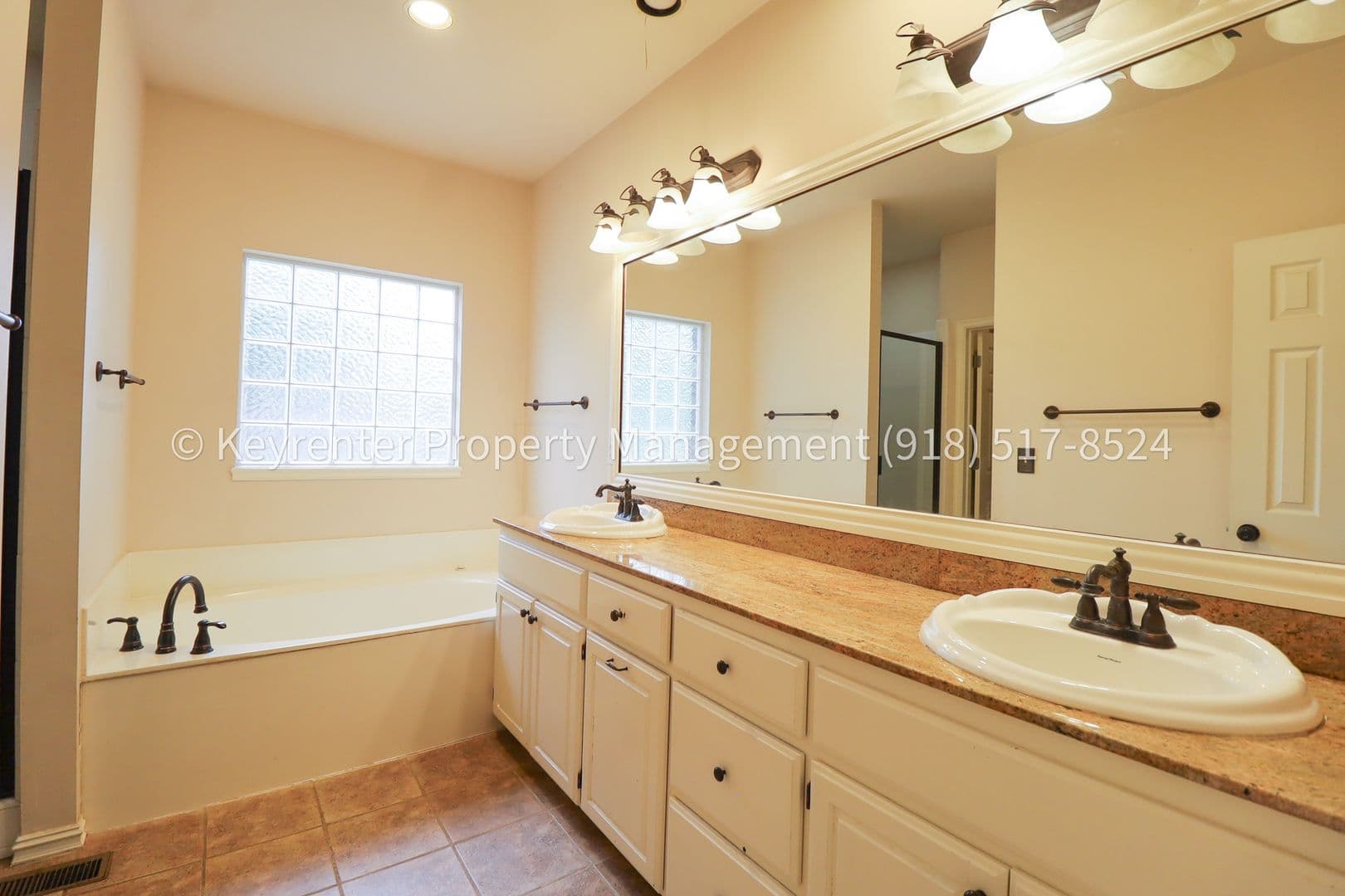 Tulsa House: 8703 E 95th Pl