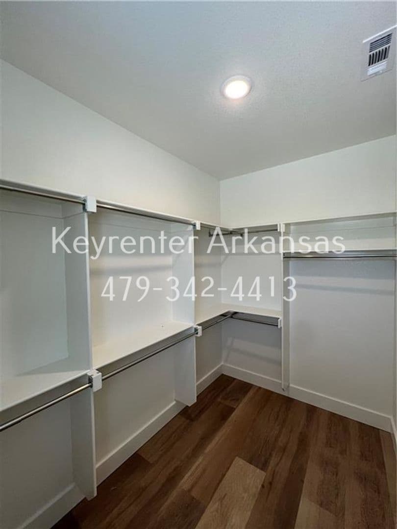 Bentonville Apartment: 2703 SW Livingston Sq