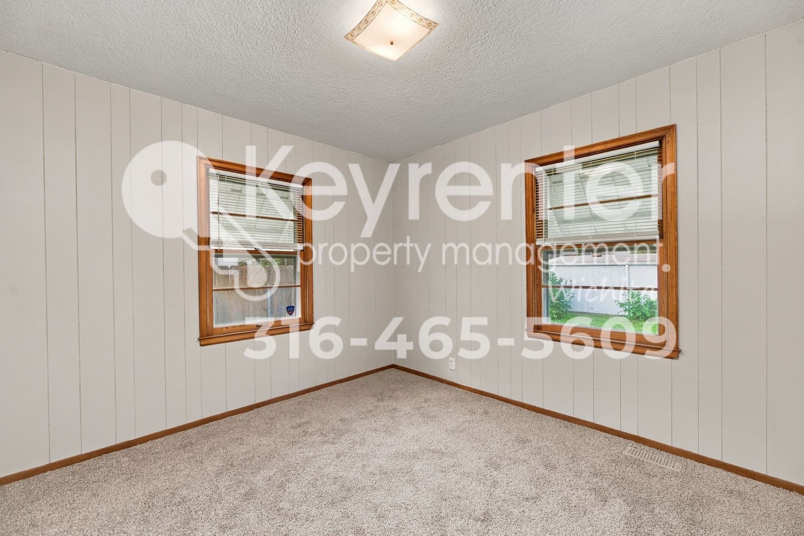 Wichita House: 1731 S Washington Ave