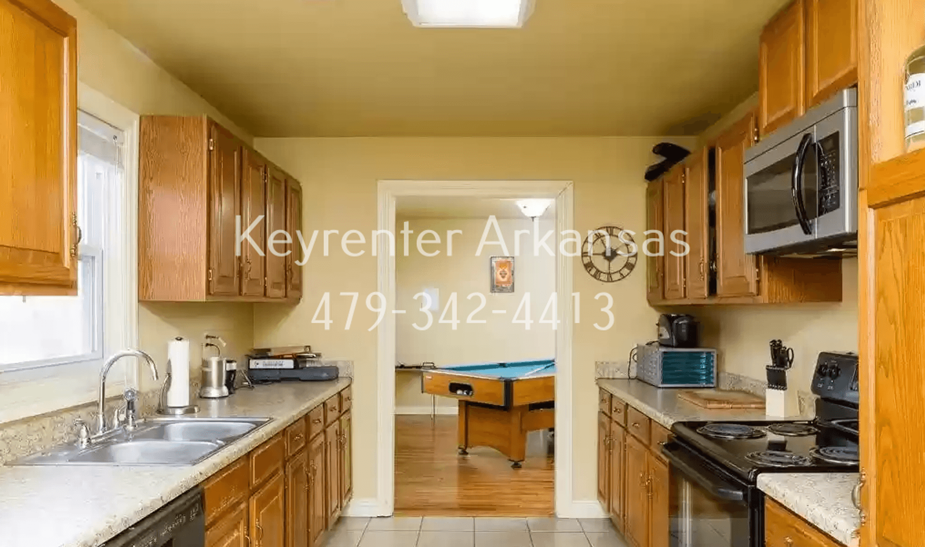 Fayetteville House: 1144 N Vista Pl