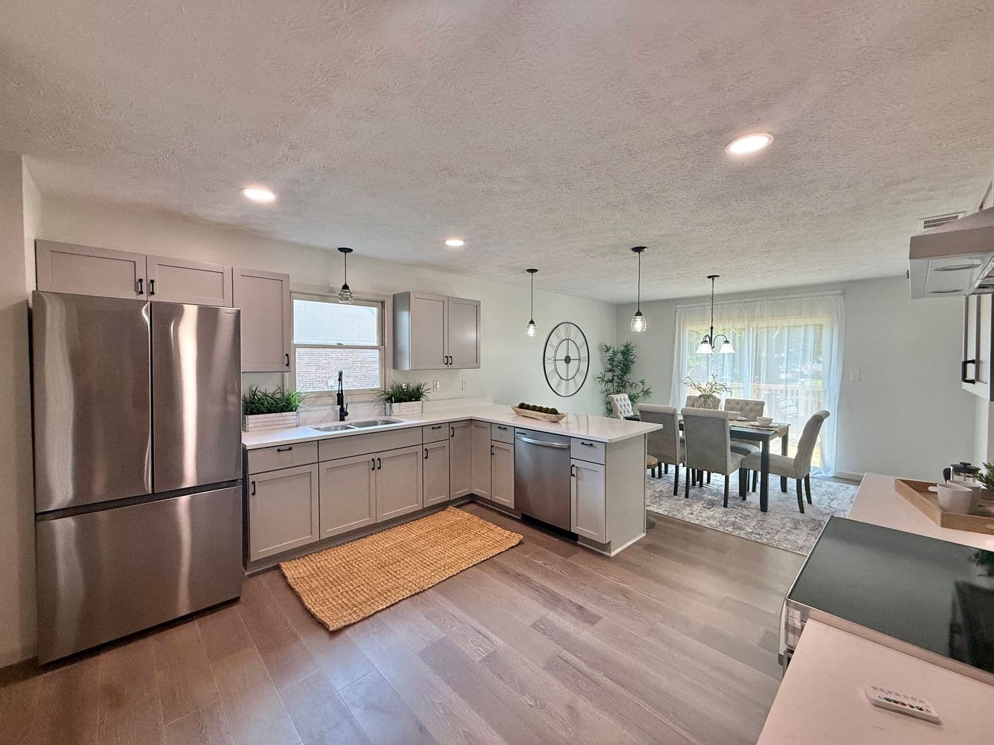 Indianapolis House: 118 W Edgewood Ave