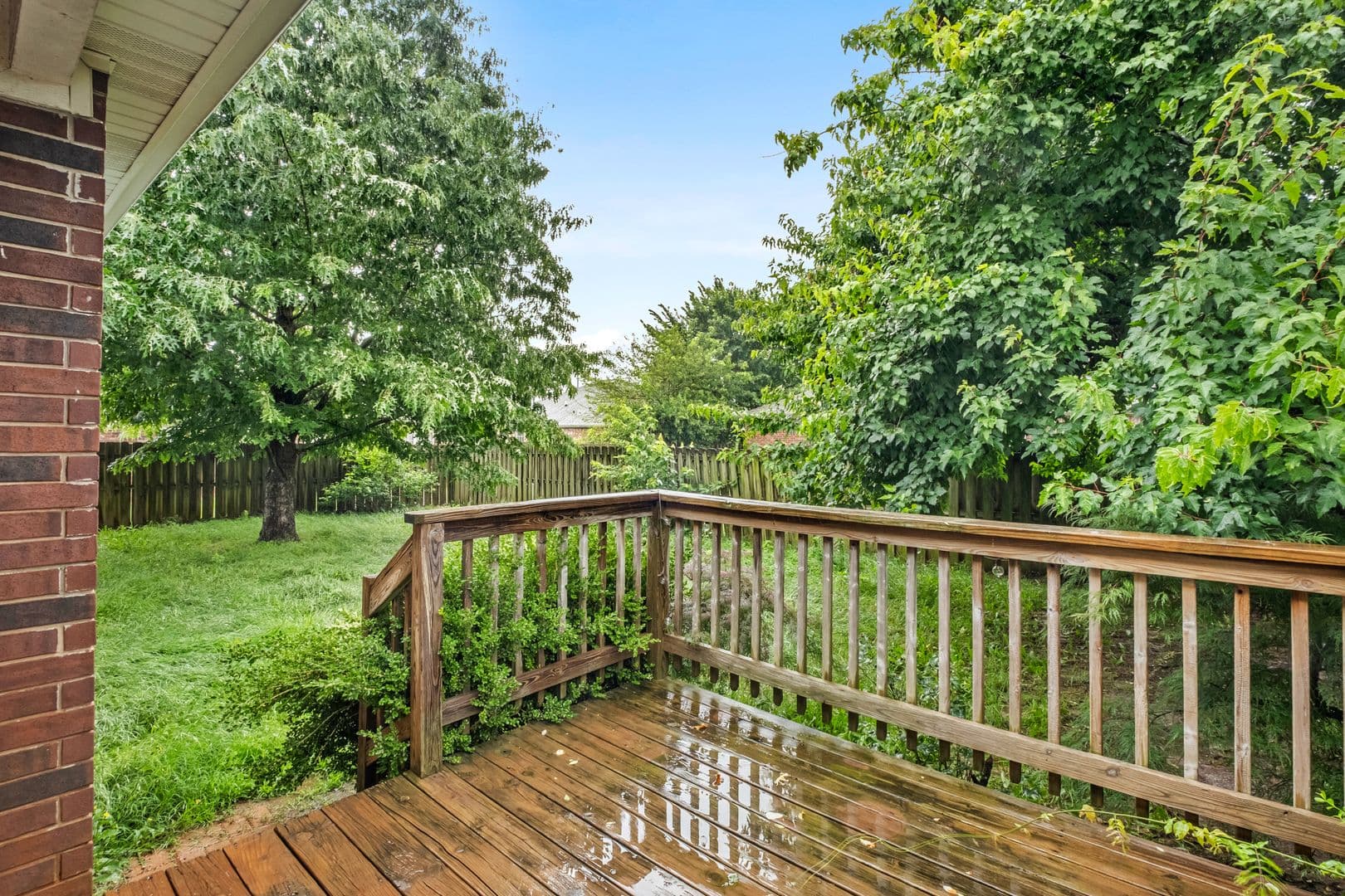 Bentonville House: 3703 Surrey Ave