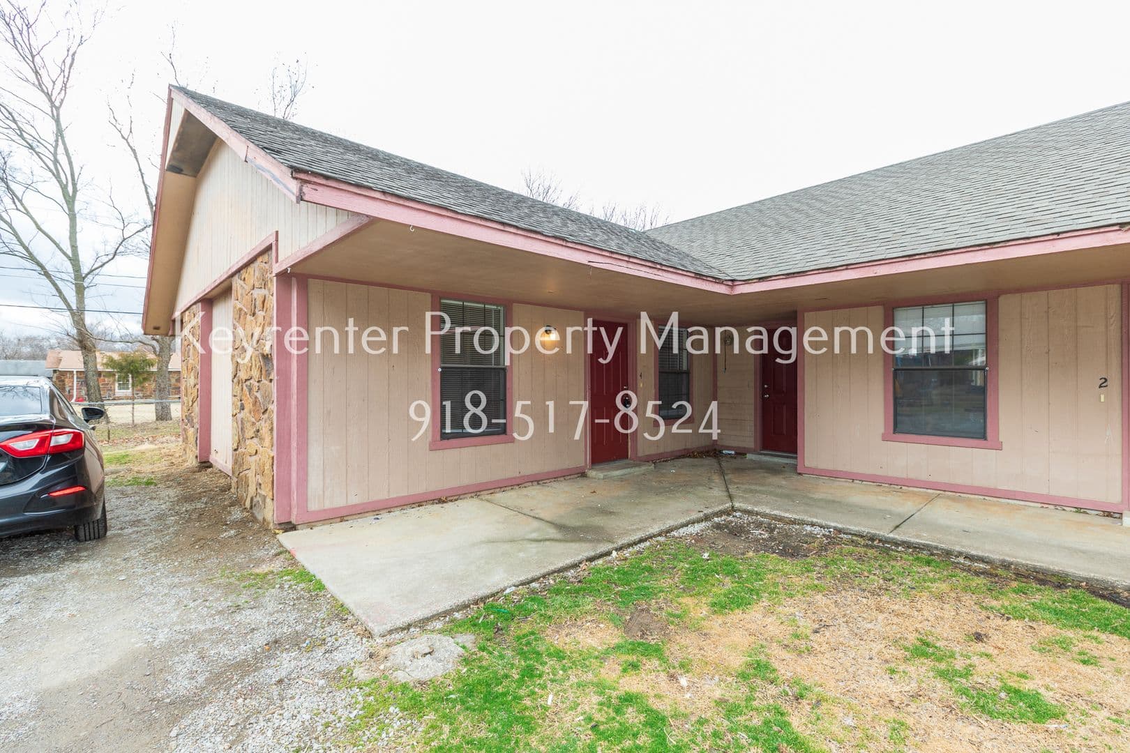 Claremore Apartment: 1421 W Lillian St