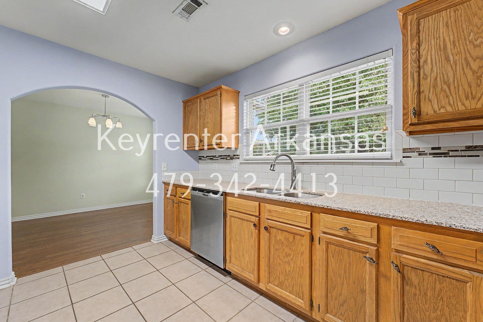 Bentonville House: 3801 SW Carriageway