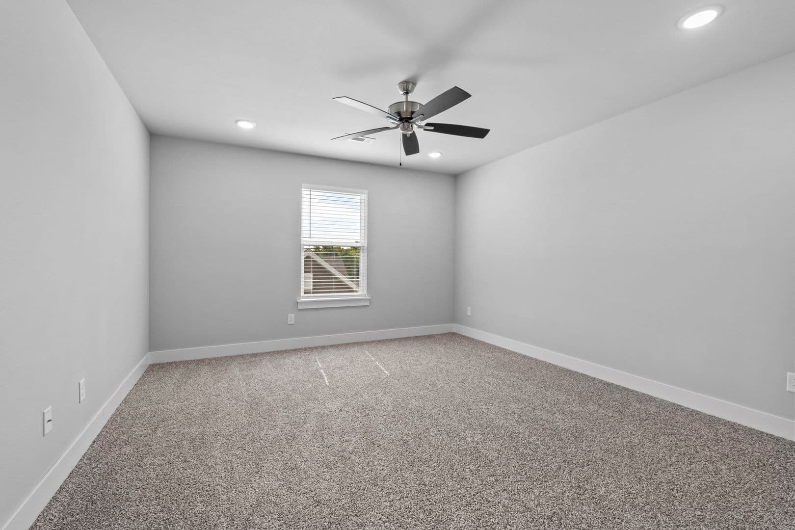 Prairie Grove House: 823 Mueller Way