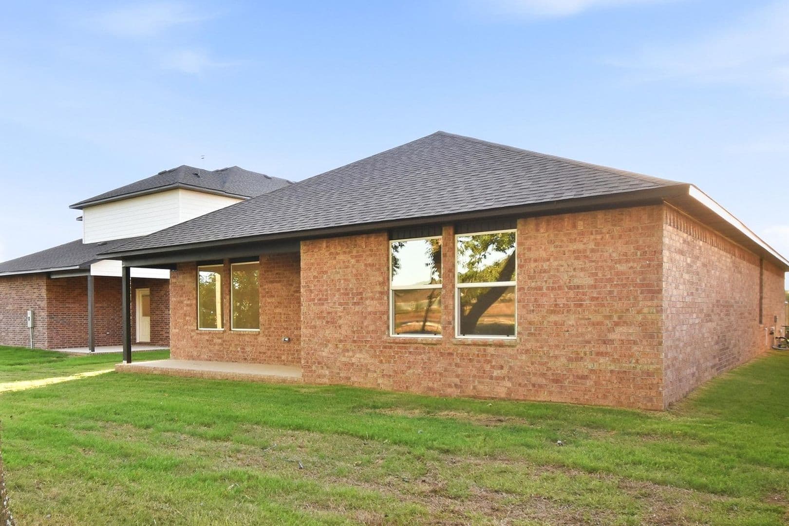 Fayetteville House: 4560 W Triangle St