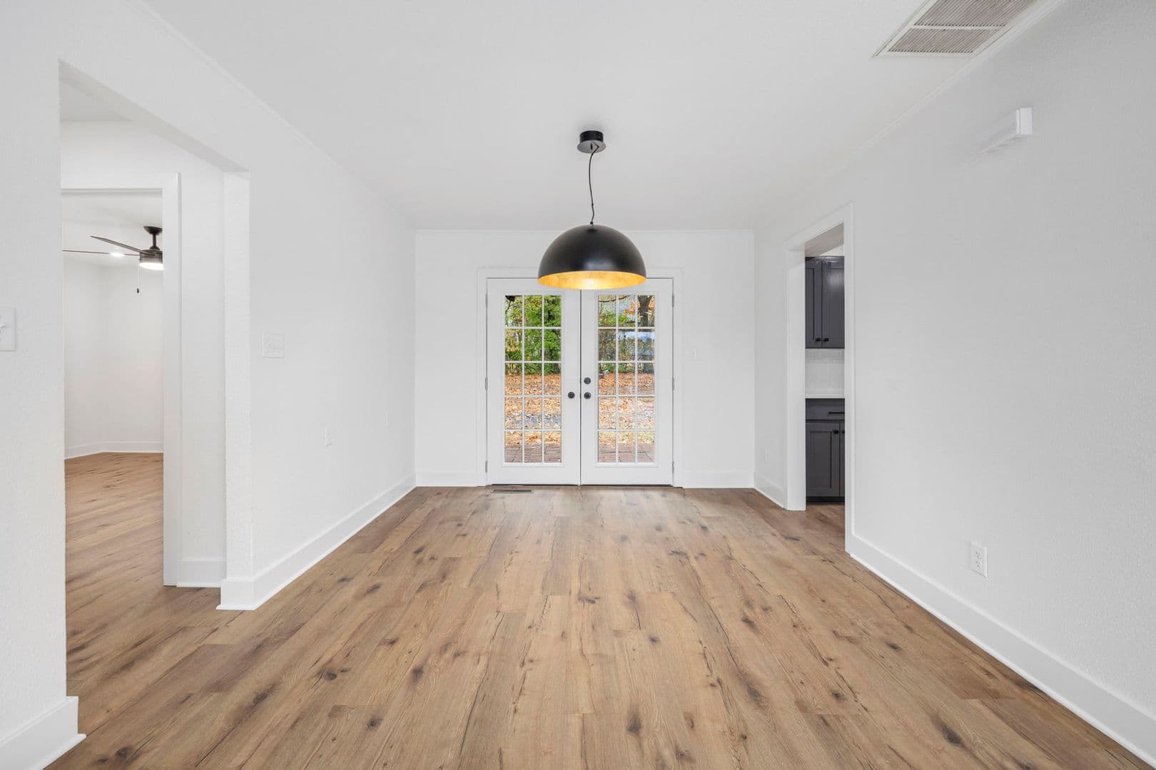 Fayetteville House: 2096 Box Ave