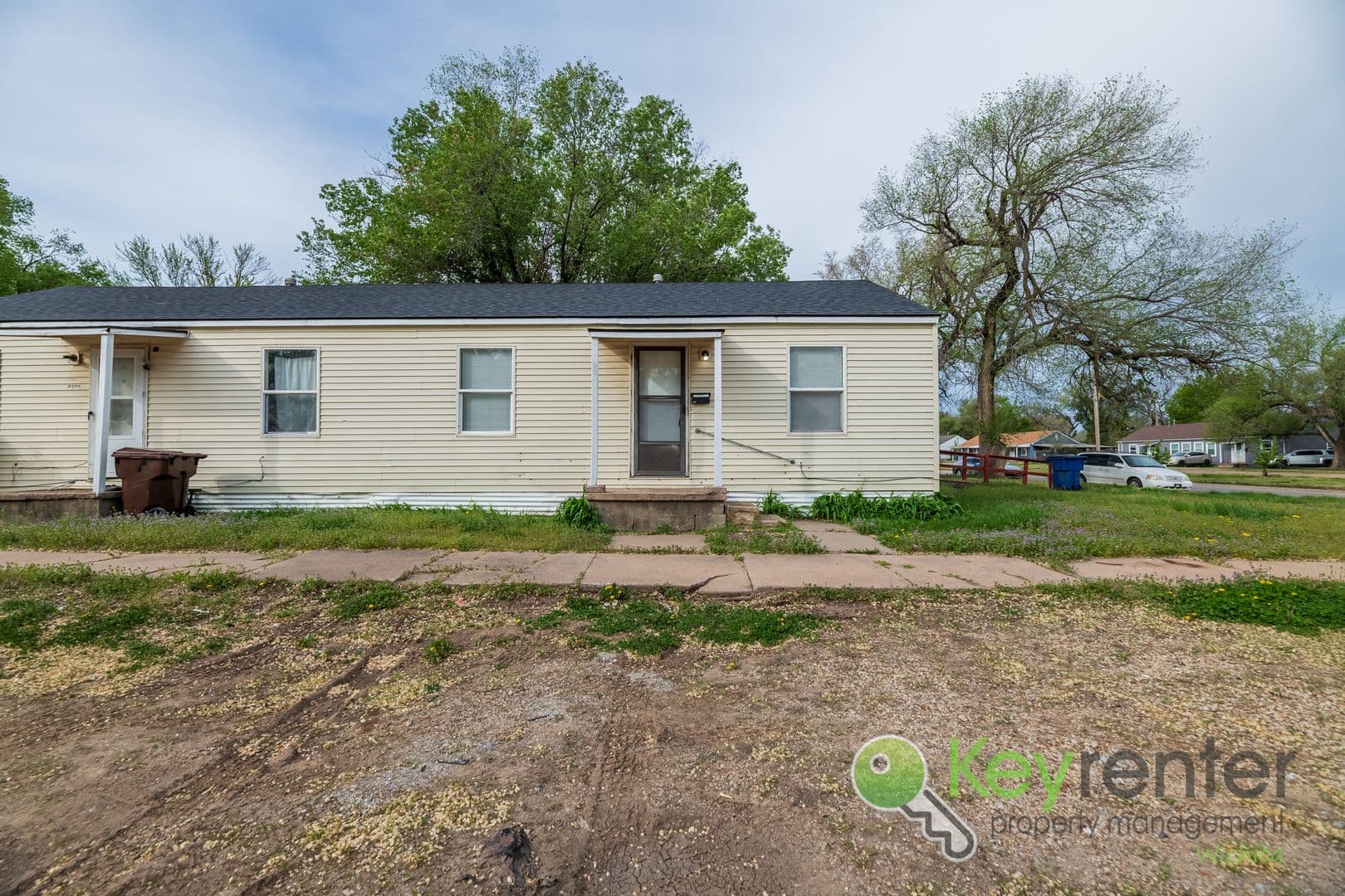 Wichita Apartment: 4301 E Whitney Ln