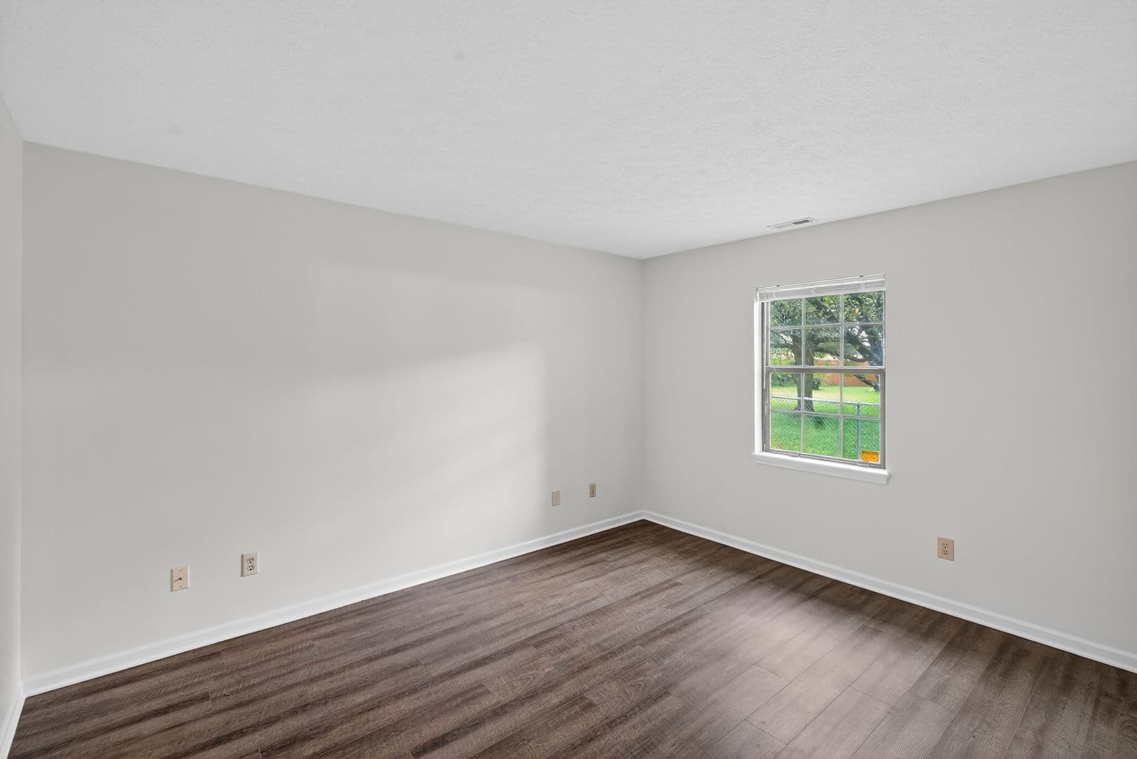 Indianapolis House: 8937 Summer Walk Dr E