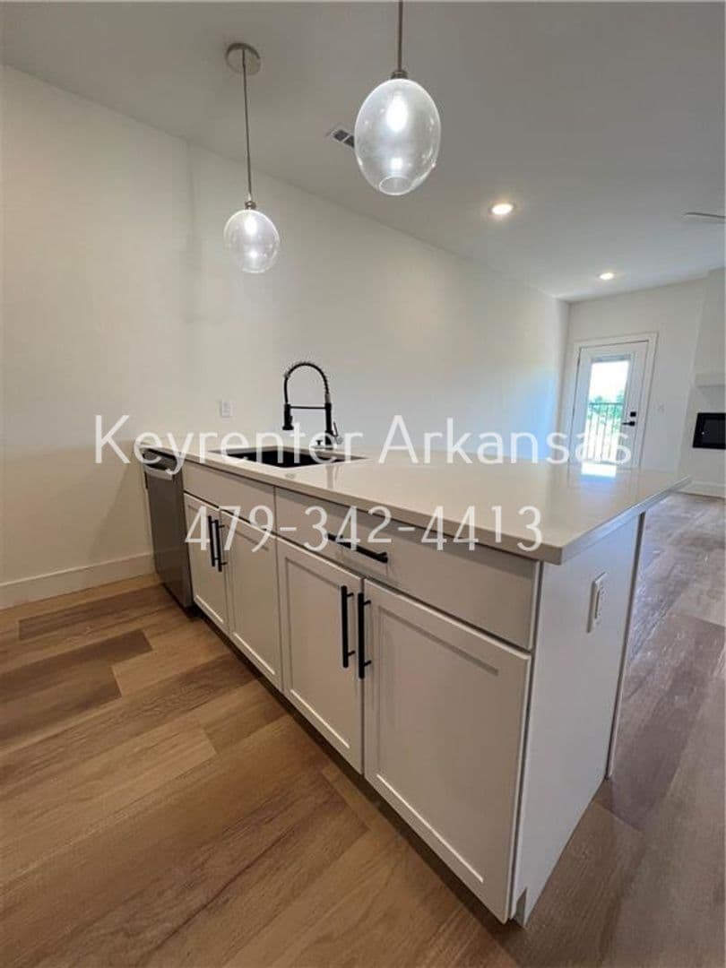 Bentonville Apartment: 2703 SW Livingston Sq